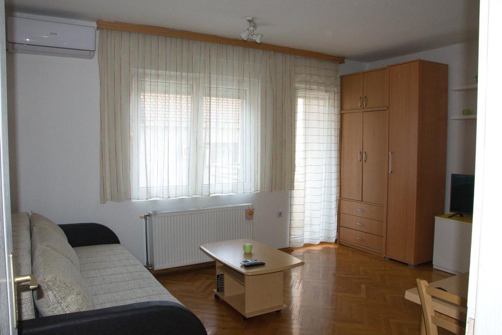 Studio Apartment In Novi Sad Center Exterior foto